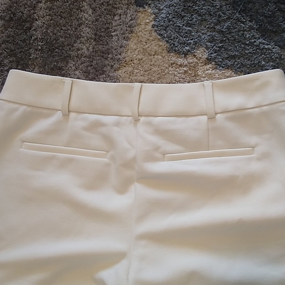 White Ann Taylor LOFT Trousers, Size 2 - Picture 2 of 3